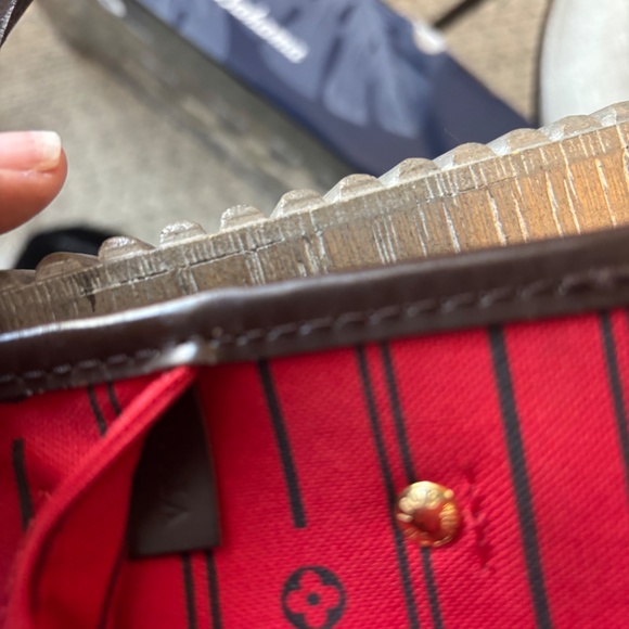 Authentic LOUIS VUITTON Damier Ebene Neverfull PM. - Picture 10 of 10